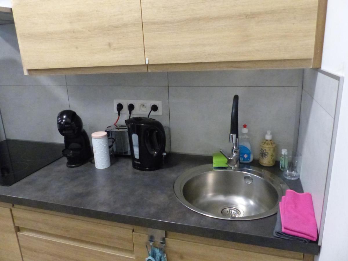 Superbe Au 1er étage, Proche De La Gare Du Midi Apartamento Bruselas